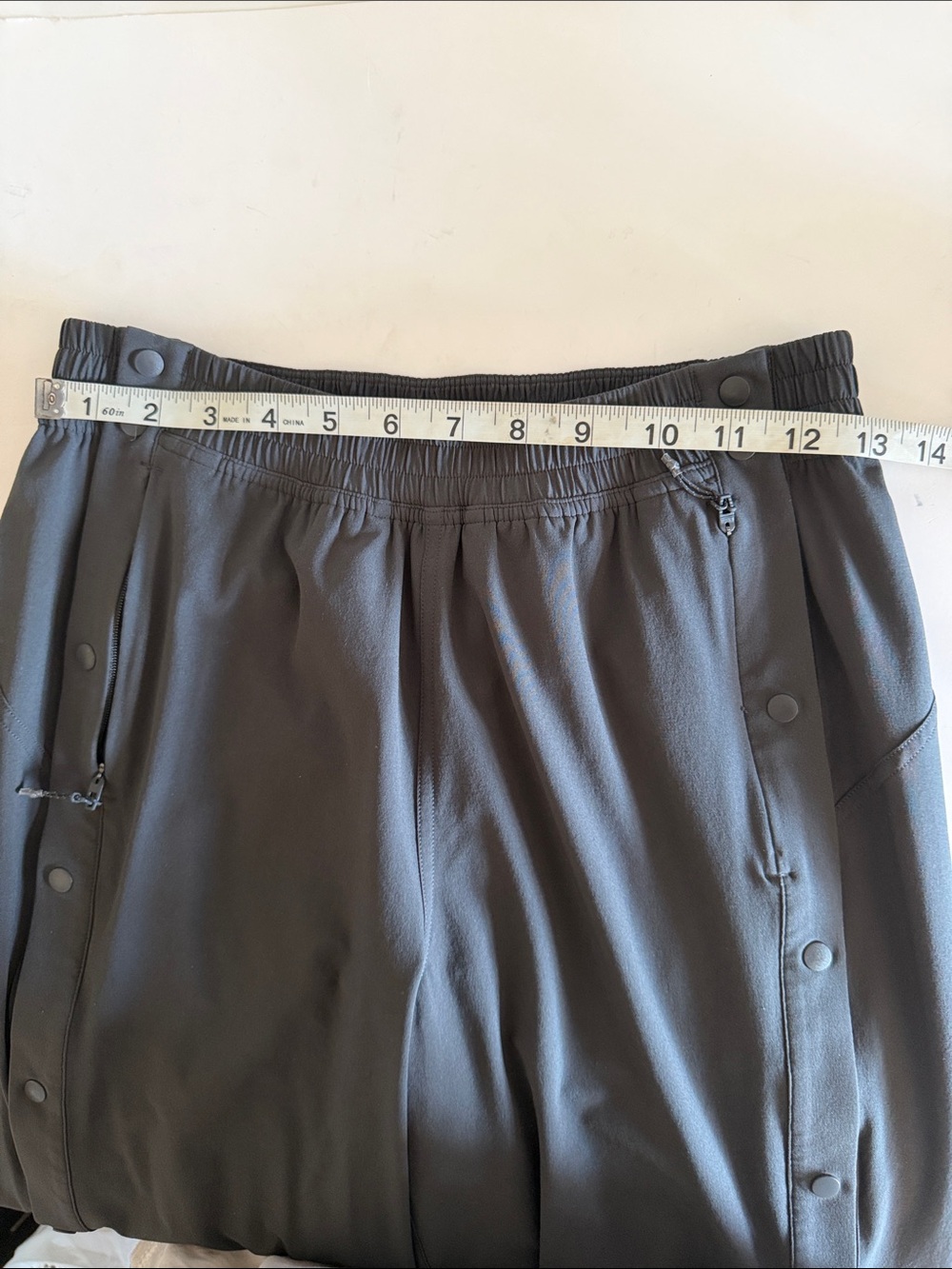 Lululemon Tear-Away Full Snap Button Mid-rise Track Jogger Pants size 4 - Picture 7 of 11
